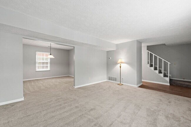 Primary Photo - 1355 Lucile Ave SW