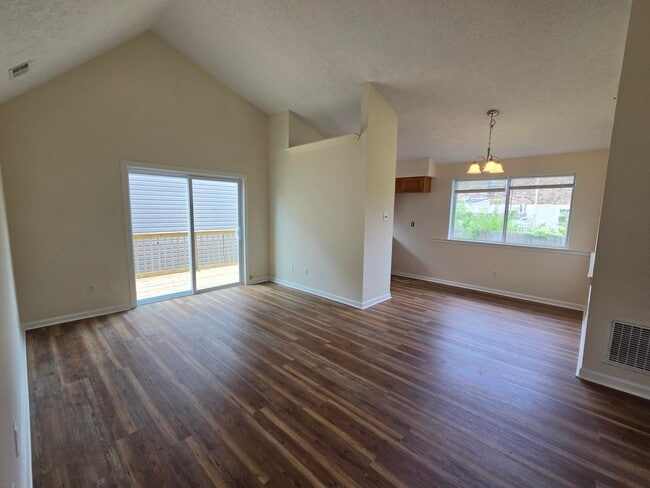 Building Photo - 1361 Grafton Dr