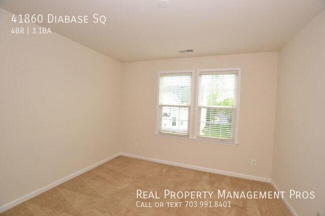 Building Photo - 41860 Diabase Square