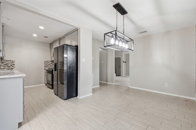 Building Photo - 4118 Garden Springs Dr