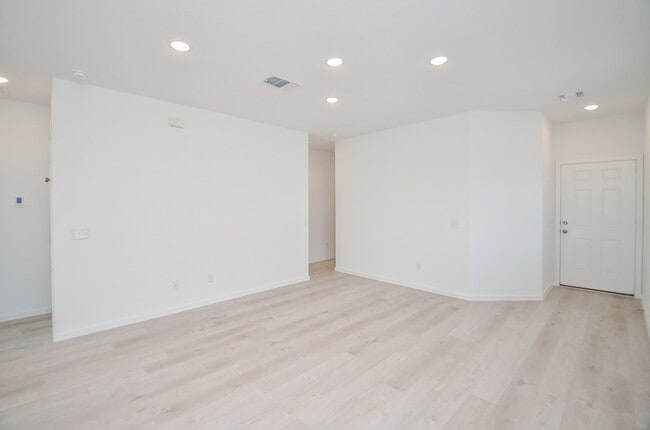 Building Photo - 23014 Deanston Dr