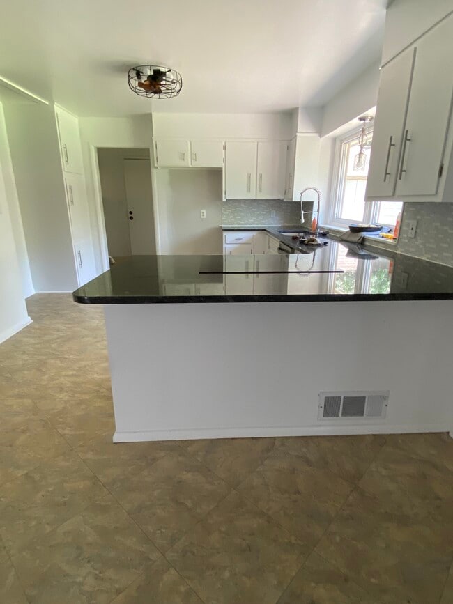 Open Kitchen - 1018 N Kevin Rd