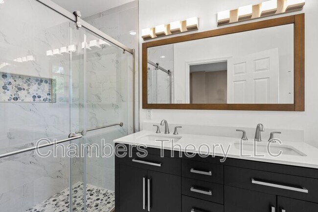 Building Photo - 1641 4th St NW