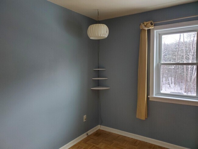 Building Photo - 220 Mascoma St