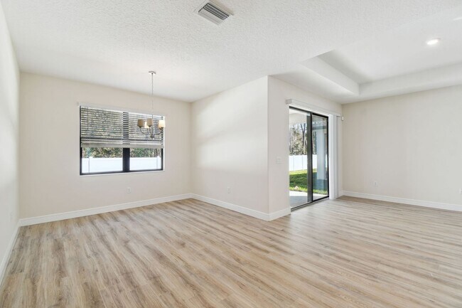 Building Photo - 11512 Weaver Hollow Rd