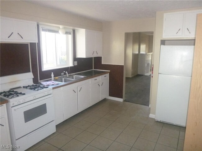 Building Photo - 837 McKinley Ave