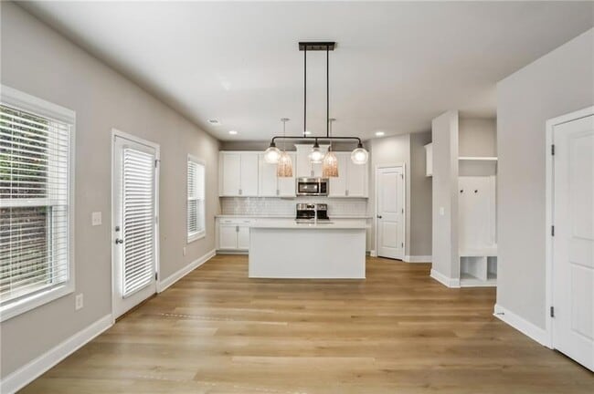 Building Photo - 2099 Easterwood Ct.