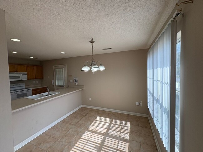 Building Photo - For Rent