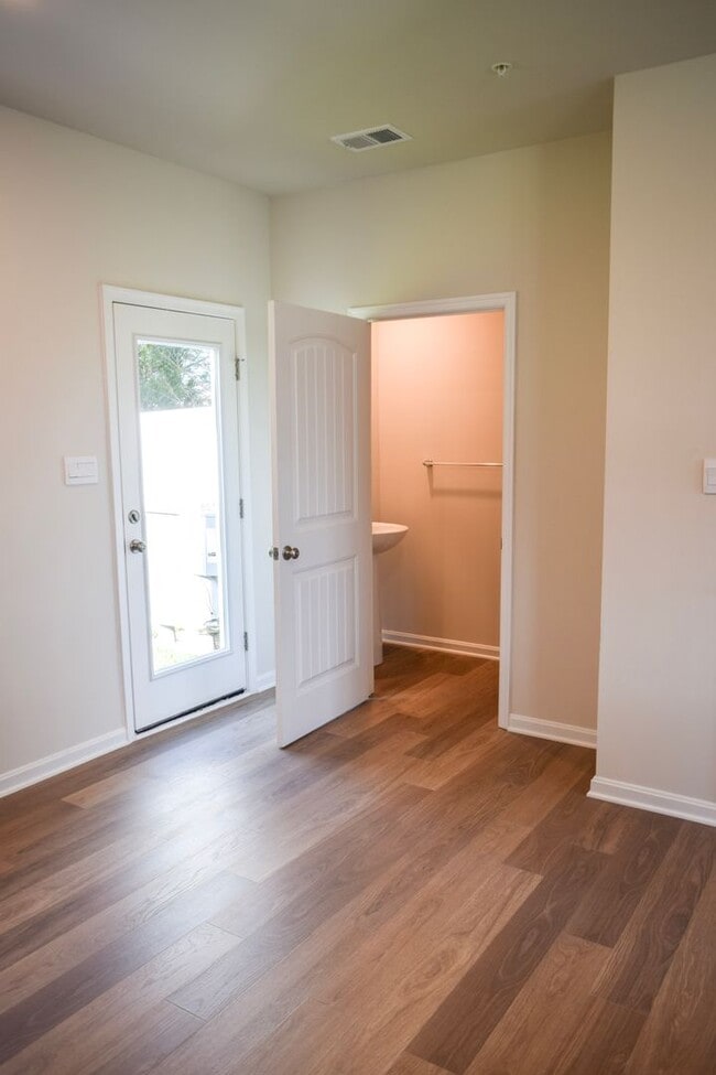 Building Photo - Brand NEW Townhome for Rent!