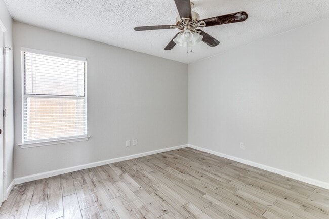 Building Photo - Easy Access to Highways with this 3BR in A...