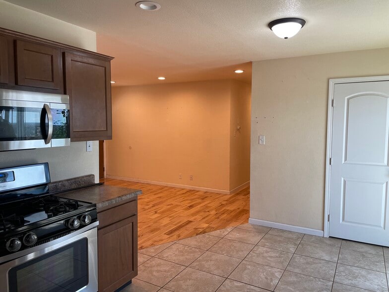 Building Photo - 1606 Pecan Cir