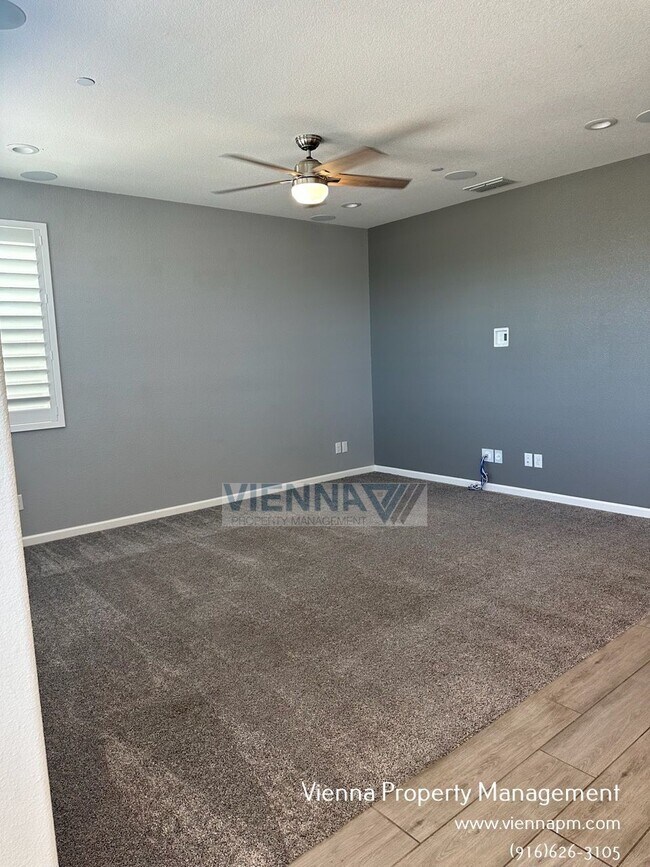 Building Photo - 1347 Larkspur Dr