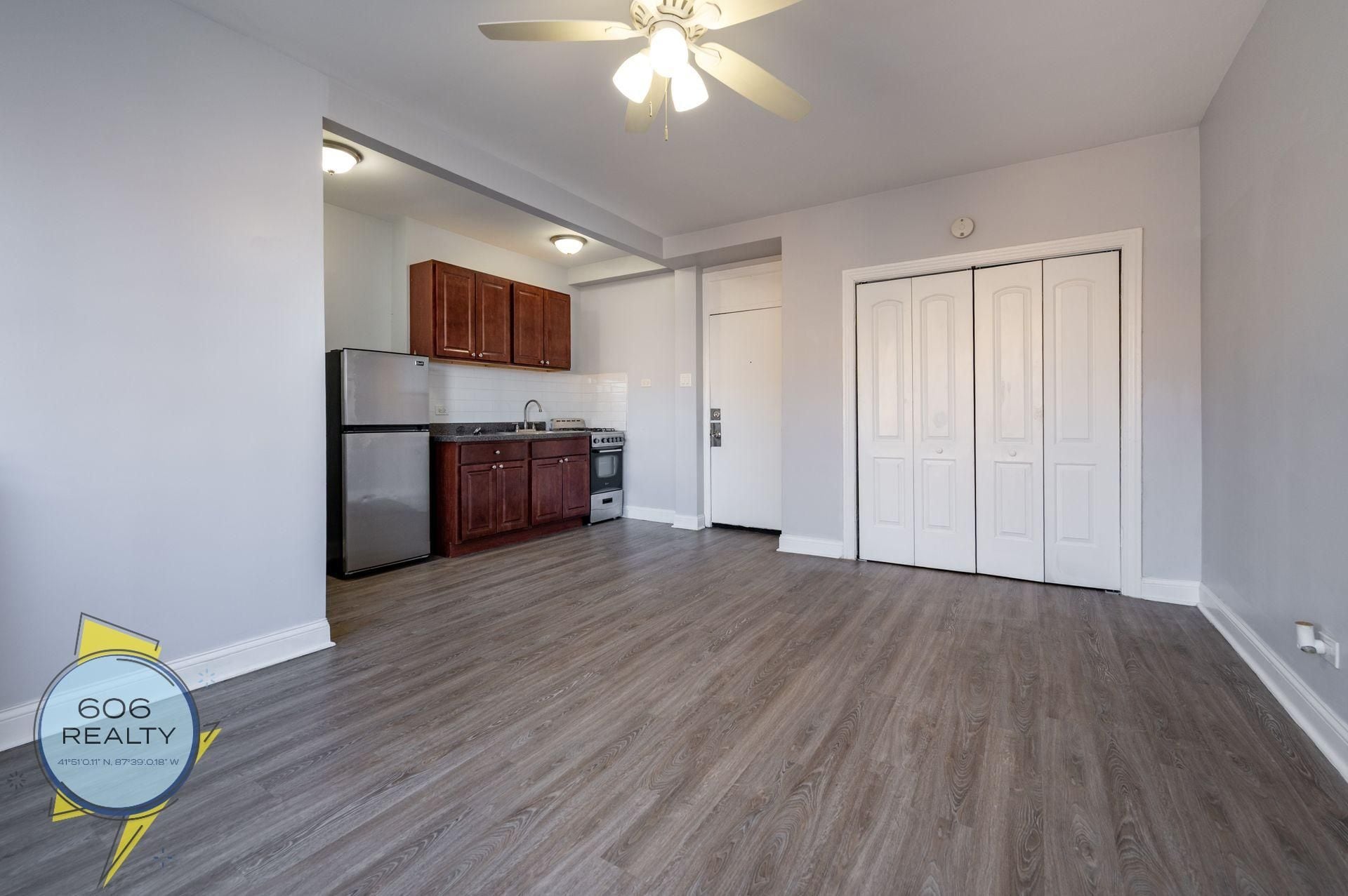 Building Photo - 6930 N Greenview Ave