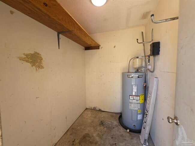 Building Photo - 3346 Green Briar Cir