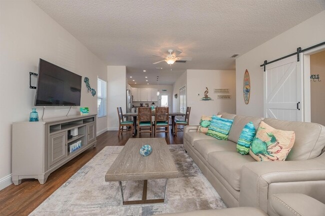 Building Photo - 6832 Middleton Ave