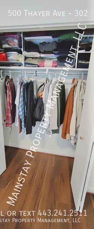 Building Photo - 500 Thayer Ave