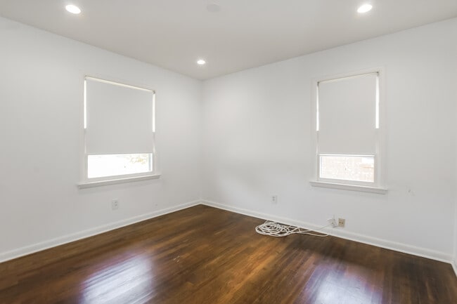 Building Photo - 1516 Sheffield Rd