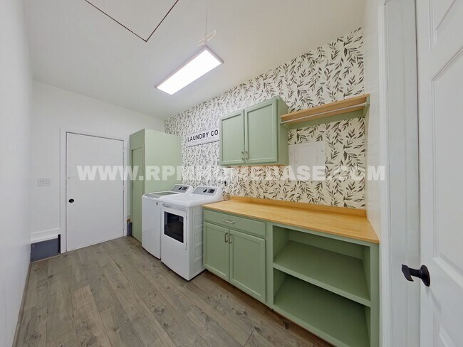 Building Photo - 147 Villacrest Dr