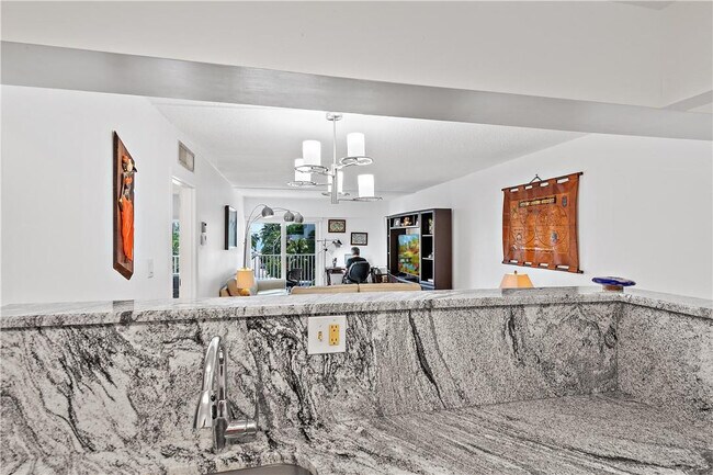 Building Photo - 95 N Birch Rd