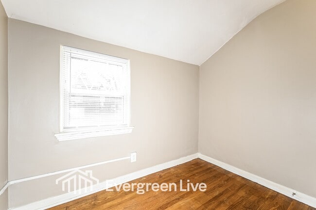 Building Photo - 919 Elizabeth St