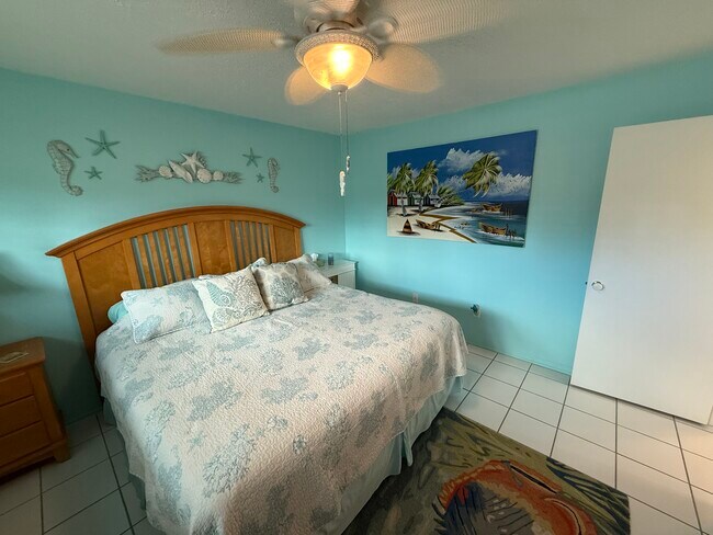 Building Photo - 701 Barcelona Ave