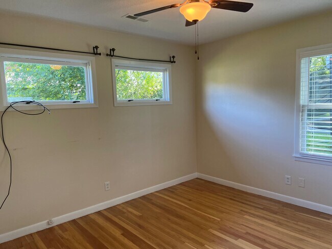 Building Photo - 1711 Pennylane SE
