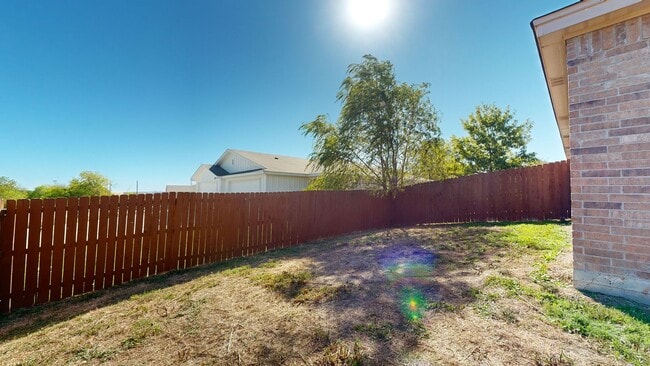 Building Photo - 1705 Aztec Trce
