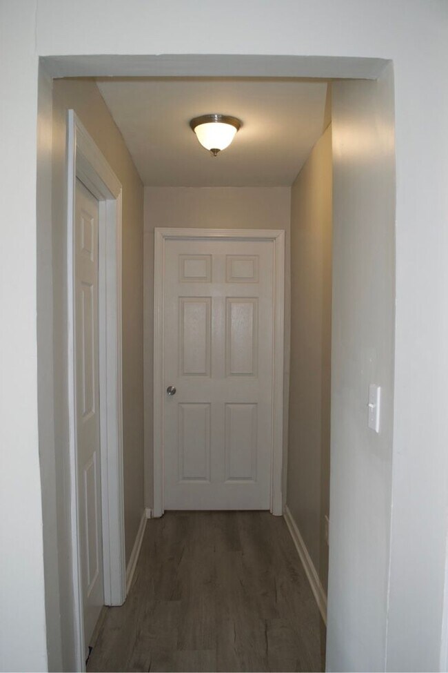 Building Photo - Conveniently Located 3 Bed 2 Bath House