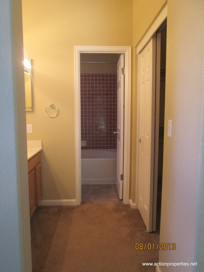 Building Photo - Rocklin Single Story Great Room 3 Bedroom ...