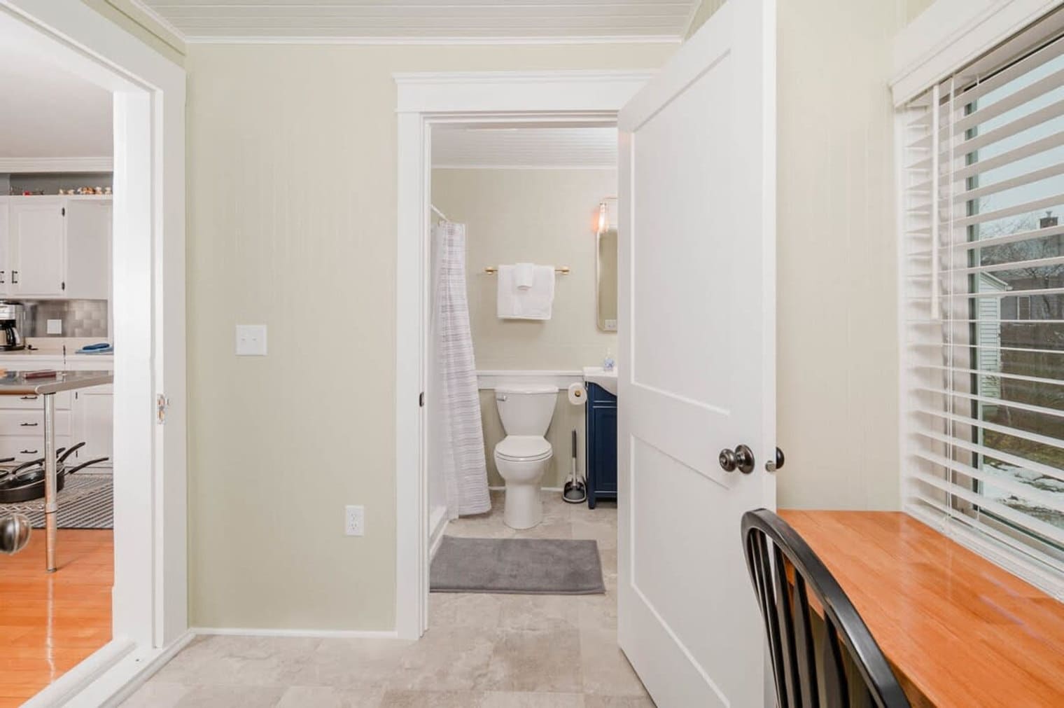 Building Photo - 1113 Harney Ave