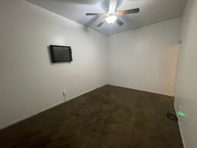 Building Photo - Cozy 2-Bedroom 1 Bath Retreat in Tonopah