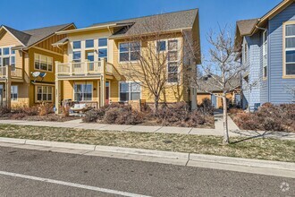 Building Photo - Stunning Mountain Views