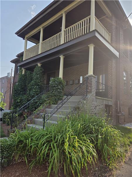 Building Photo - 240 Waverley Ave