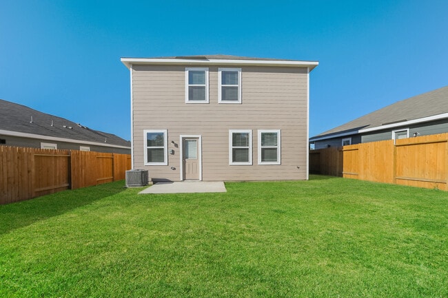 Building Photo - 26619 Ezemily Dr