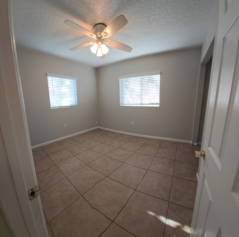 Building Photo - 33918 Grant Ave