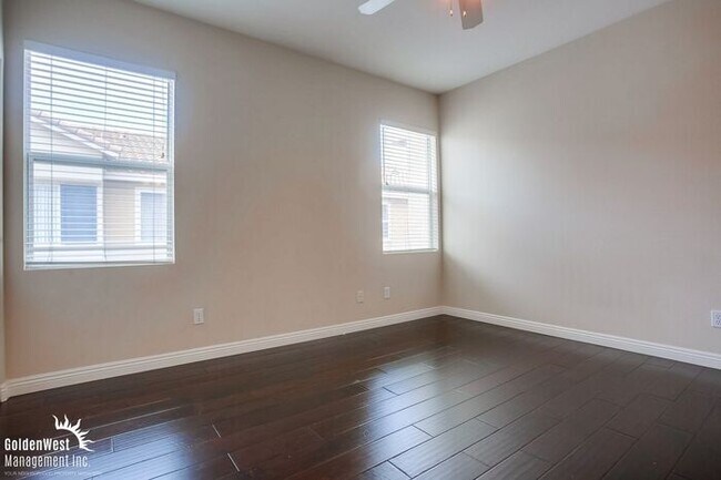 Building Photo - Exceptional 2Bdm 2.5Ba Home in the Palermo...