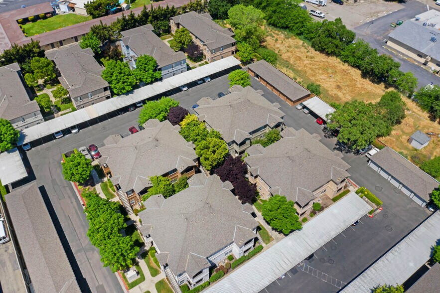Building Photo - 8905 Davis Rd
