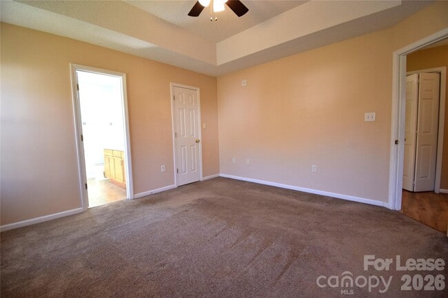 Building Photo - 614 Meadowbrook Dr