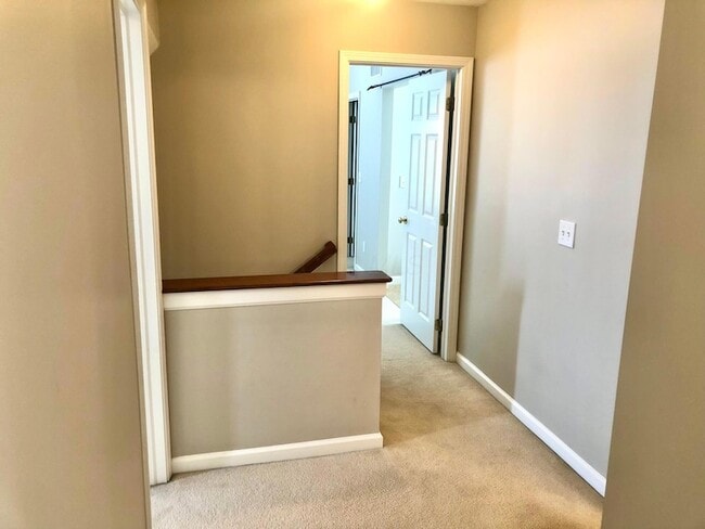 Building Photo - 2916 Abbey Knoll Dr