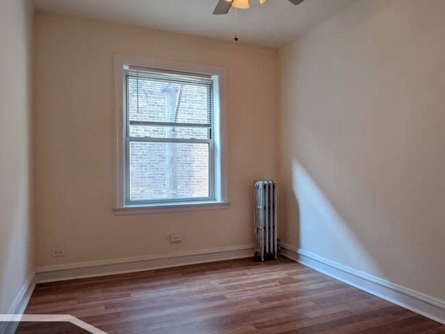 Building Photo - 2536 N Sawyer Ave