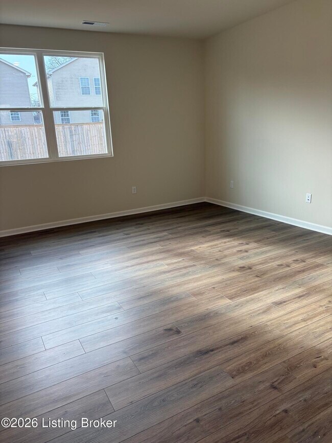 Building Photo - 2013 Lyndon Green Cir