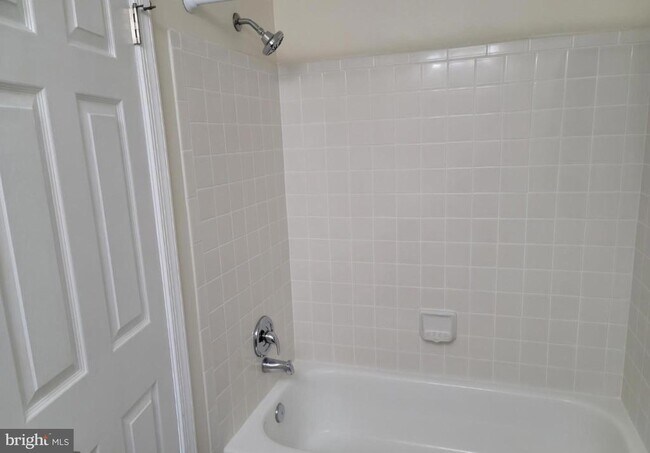 Building Photo - 9565 Battery Heights Blvd