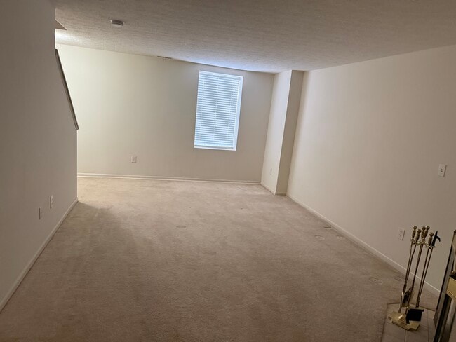 Building Photo - 1006 Hartford Village Blvd