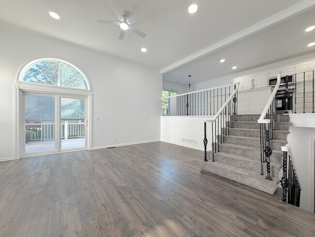 Building Photo - 15613 W 90th St