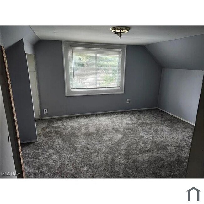 Building Photo - 3517 E 44th St