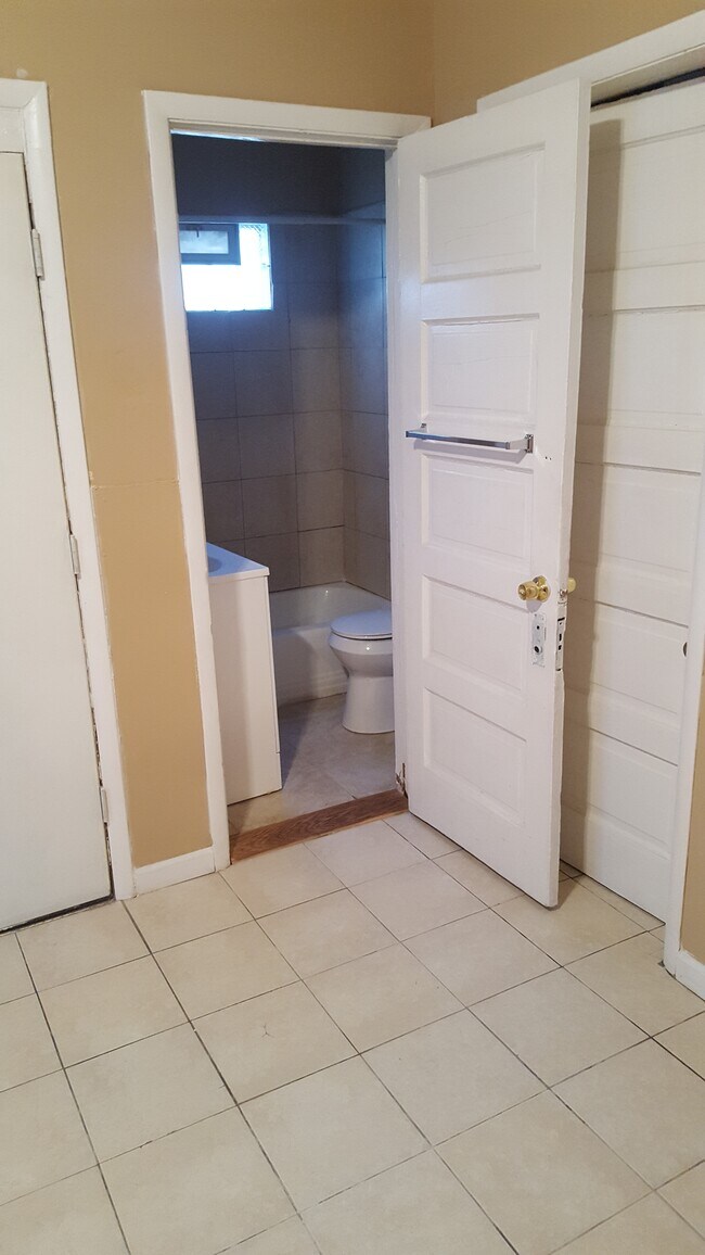 Building Photo - 459 9th St