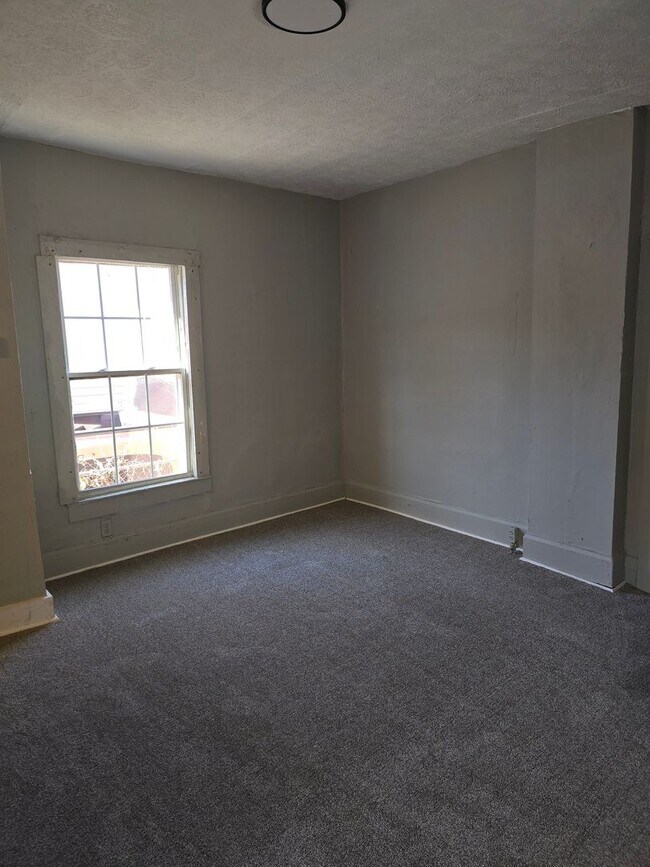 Building Photo - 208/210 Meagher Ave