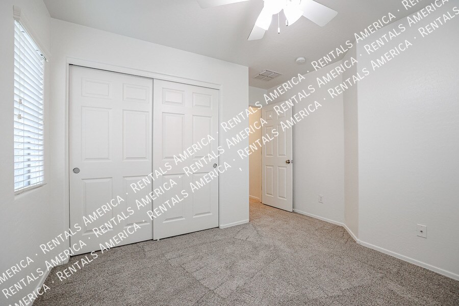 Building Photo - 22076 N 103rd Ln