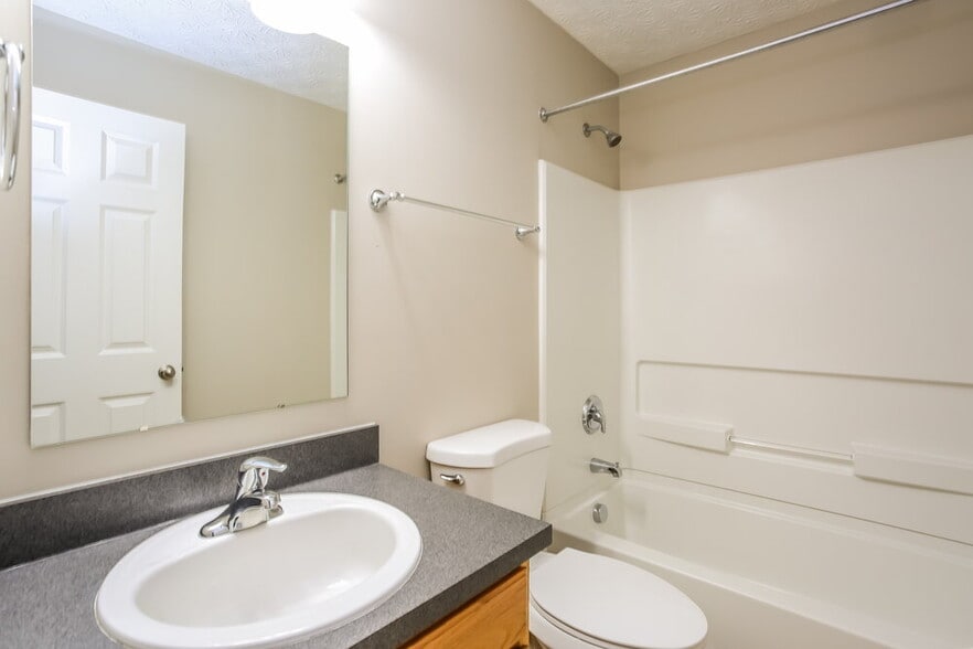 Building Photo - 2166 Balais Ct