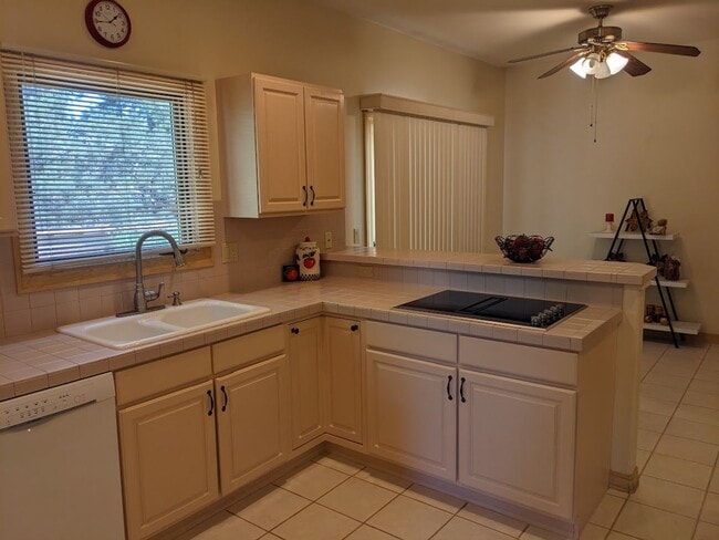 Building Photo - Westside Residence Near Kissing Camels & G...